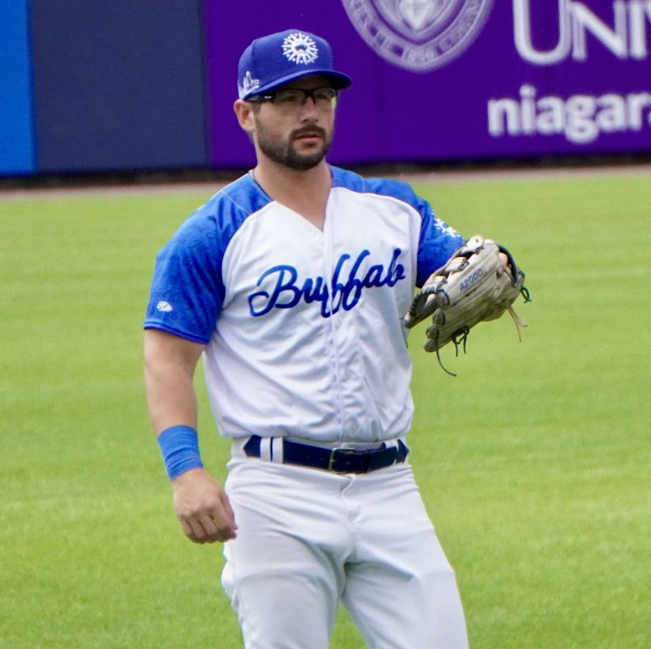 HERDchronicles's tweet photo. Davis Schneider on 716 Day in #Buffalo. #Bisons #BlueJays https://t.co/hlQSDRfaCM