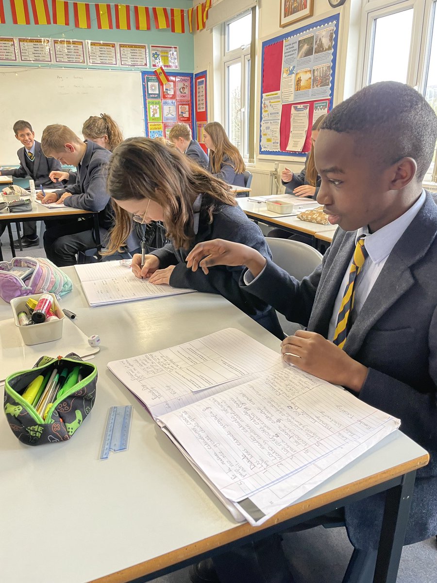 MonktonLang's tweet photo. Year 9 Spanish students perfecting their concentration and quick-fire translation skills in a game of ‘un boli, un dado’ 🔥 ✍️ #monktonyear9 #monktonSpanish https://t.co/ncPQl4qt12