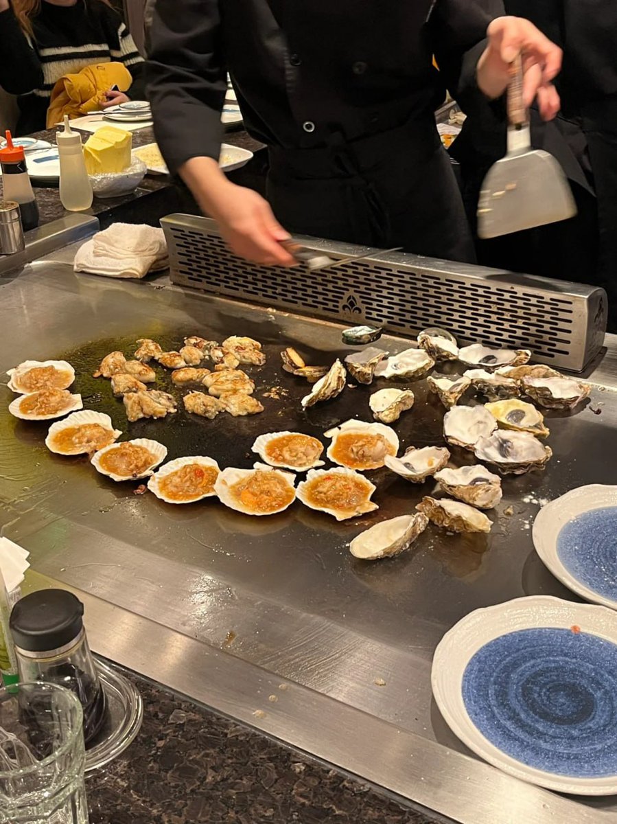 wasim_hammad's tweet photo. We gathered together with friends and enhanced our friendship with seafood,It was one of many unforgettable memories 🥰😋😋 https://t.co/AFXHBpnXa4
