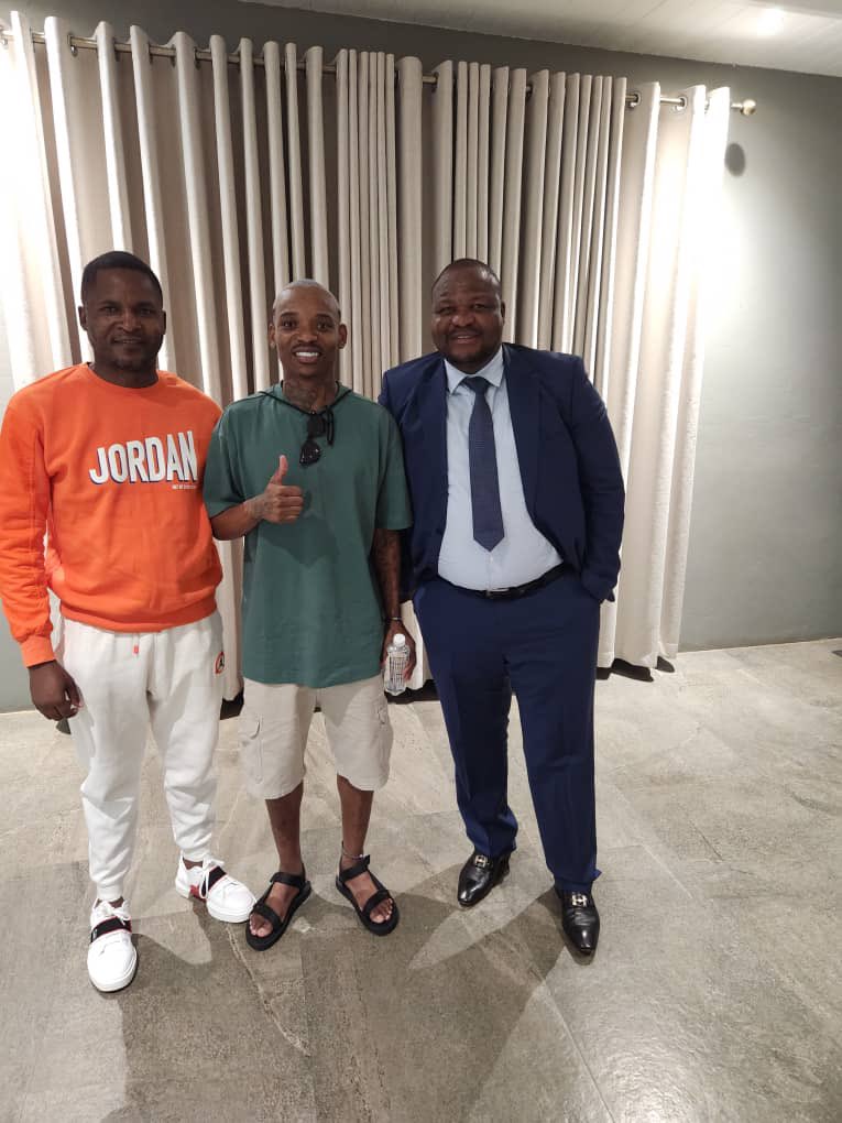 Khama Billiat flanked by the Yadah FC CEO and Chairman this evening. The talisman will sign a contract with Yadah and will be loaned out to Dynamos to brighten his prospects in the African Safari when DeMbare kickstarts its CAF Confederations journey. @Chakariboy…