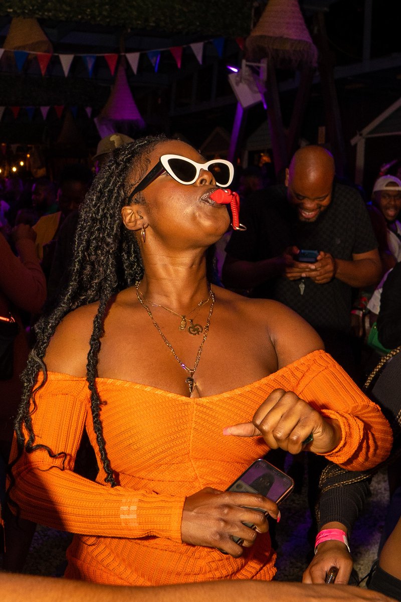 Afro Paradise tweet media