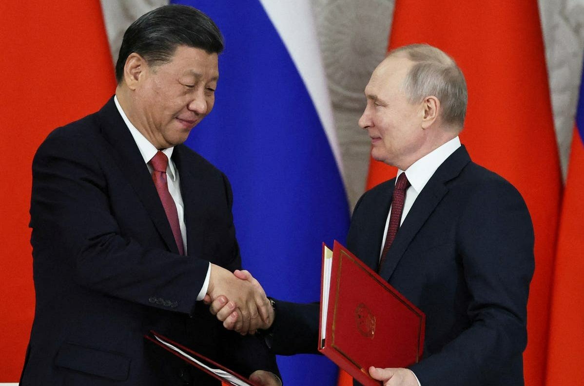 BREAKING:

Russia and China have completely stopped using the US dollar in commercial transactions.