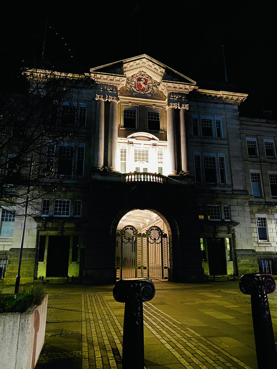 County Hall is in yellow this evening to mark the 60th anniversary of the Cystic Fibrosis Trust #cysticfibrosis #lightupforCF