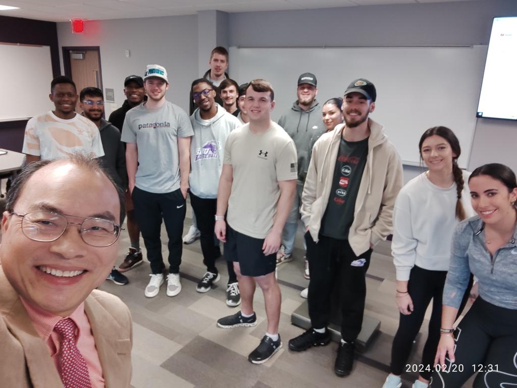 drdvdus's tweet photo. Blessed to be 59 today! #BlessedAndGrateful #HappyBirthday #coolstudents #coolcolleagues #drdvd @drdvd @SBUniv https://t.co/7Jqe3QGawl