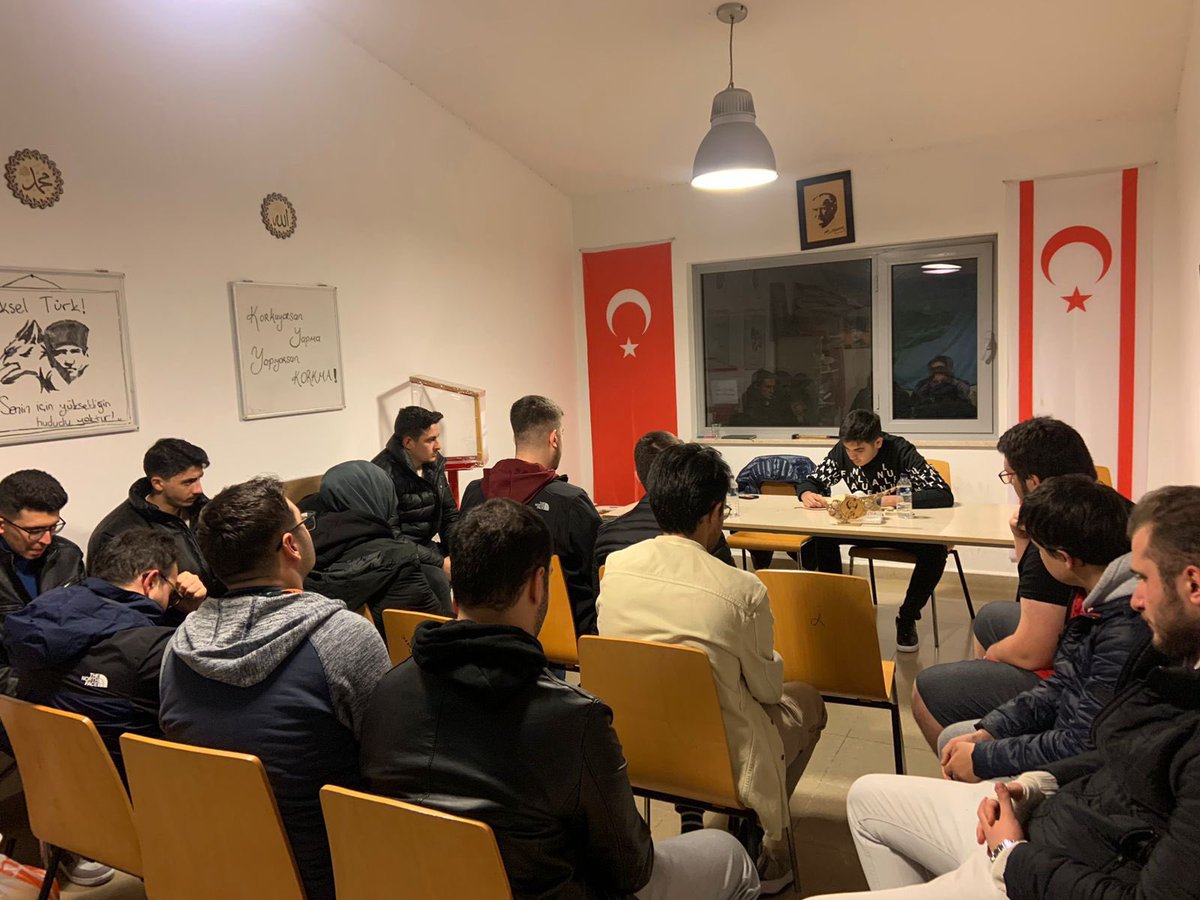 Salimyurdakan's tweet photo. KKTC Ülkü Ocakları olarak ülkücü şehidimiz Fırat Yılmaz ÇAKIROĞLU’ nun şahadetinin yıl dönümü dolayısıyla fotoğraf sergisi, Kuranı Kerim tilaveti, lokma dağıtımı ve eğitim semineri düzenledik. @ayyildirim1 @fatiharici61 @omeryildiztr @MagosaOcak @lefkeocak @oktaykocak3 https://t.co/hk8EonEVNb