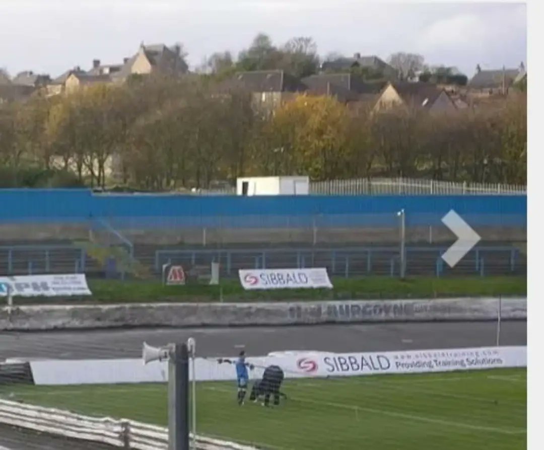 REUNION DAY 16TH MARCH
SINGING SECTION
"THERE WAS A COO"

On Saturday 16th March, we are encouraging our young supporters to gather at the old 'Coo Shed' area of the stadium for some bouncing and singing. Drums and flags will help enhance the atmosphere.

Let's pack out Central!