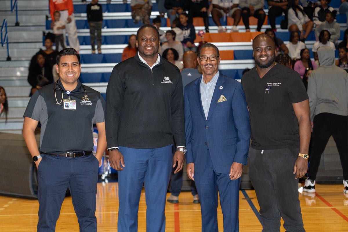 mhshospital's tweet photo. Our Division of Orthopaedic Surgery &amp; Sports Medicine proudly serves as the official sports medicine provider for @FLMemorialUniv in Miami Gardens. This partnership strengthens our commitment to delivering top-notch healthcare to the community's athletic teams &amp; universities. https://t.co/6SgeOh4iGv