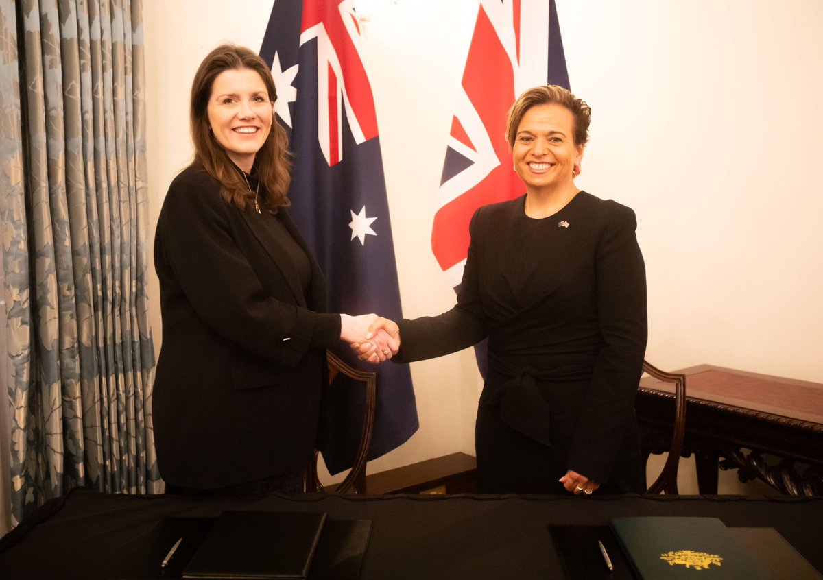 Today I signed an agreement with 🇦🇺Minister for Communications @mrowlandmp to deepen our collaboration on online safety, so we can work together to make the online world a safer place, particularly for our kids