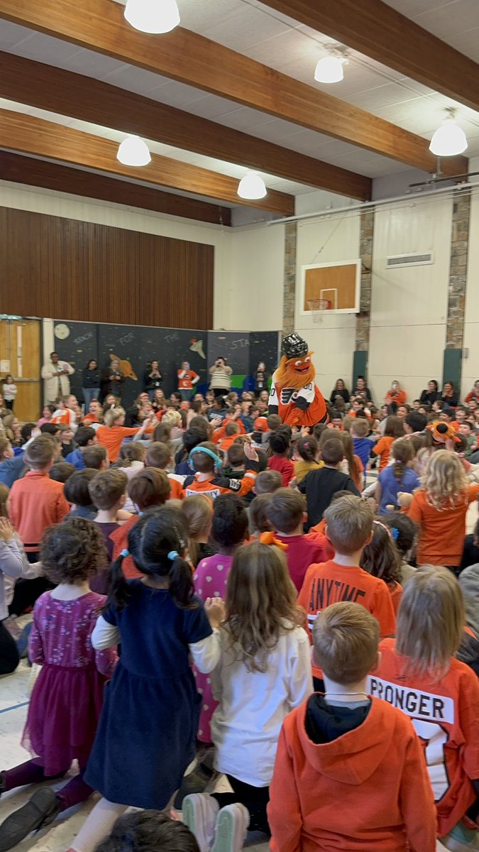 Thank you <a href="/NHLFlyers/">Philadelphia Flyers</a> for visiting <a href="/PennWood1470/">Penn Wood Elementary School</a> <a href="/WestChesterASD/">West Chester Area SD</a> and giving the kids ideas for recess and PE.