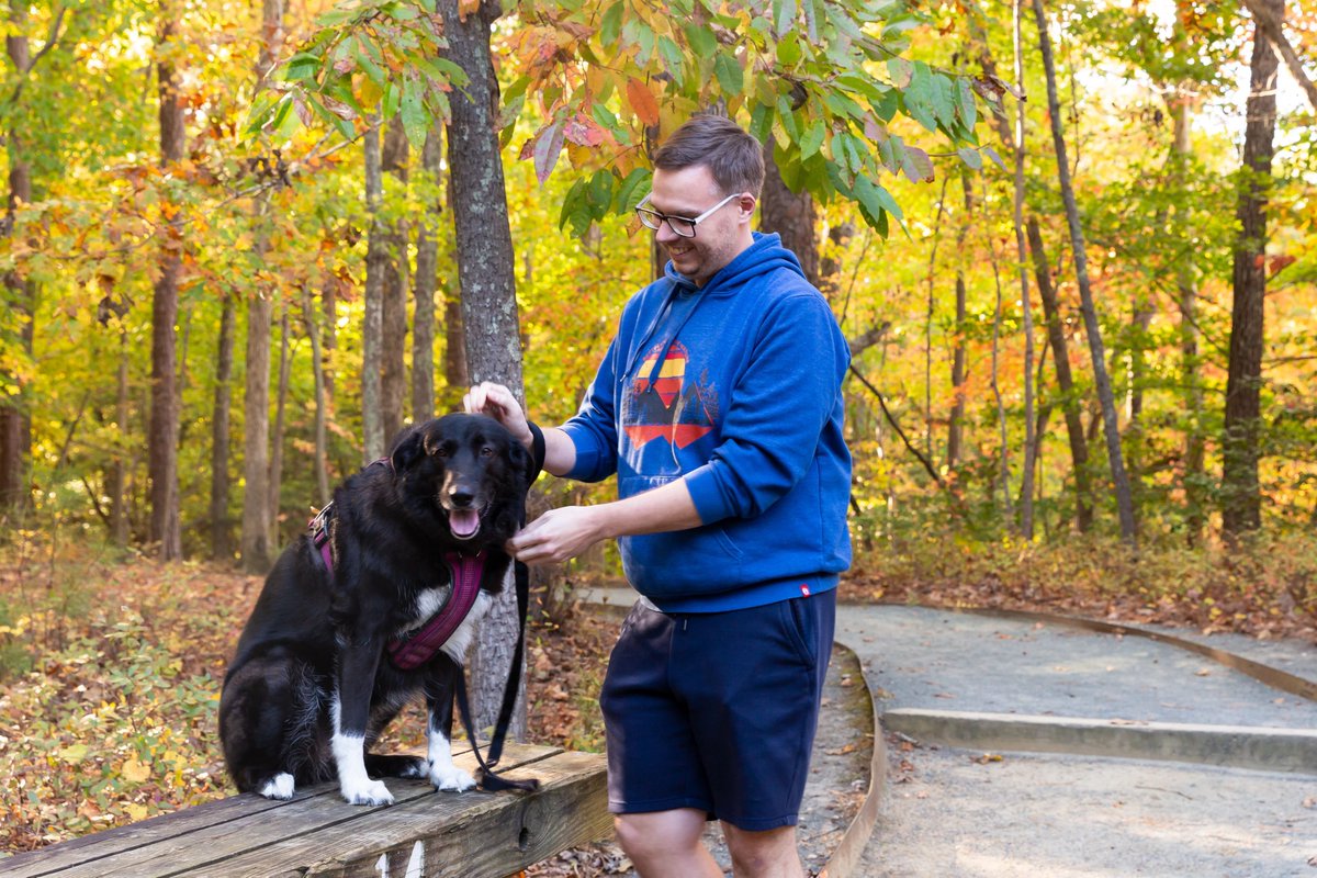 🐾 Today is National Love Your Pet Day 🐾 Give your buddy an extra treat, take them to their favorite walking spot, or set aside some time for extra cuddles to show appreciation! Here’s our Chief Photographer Brock Switzer hanging out with his pup Nora on the Noland Trail.