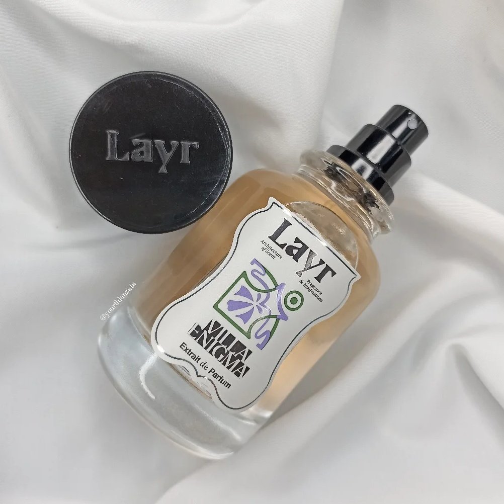 fidanzatav's tweet photo. one of my parfume collection, this one parfume can bringing me back to sunfilled memories

      parfume yang bisa buat kesan nostalgia tiap nyium aromanya dan  mengandung kesan kaya di pantai yang panas dan tenang ❀*◌○◎ https://t.co/HBSSqeg86P