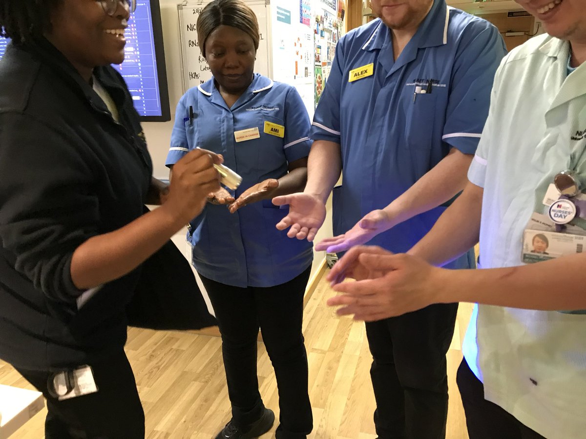 Day 2 Hand Hygiene week @QS Amazing participation from nurses , doctors , Consultants and Domestic staff. Glow gel and agar plates, sweets and Hand Cream (thank you Nursem) . Looking forward to tomorrow @probert_david @VRDonnelly @hani_marcus @beccam1979 @NickQdos