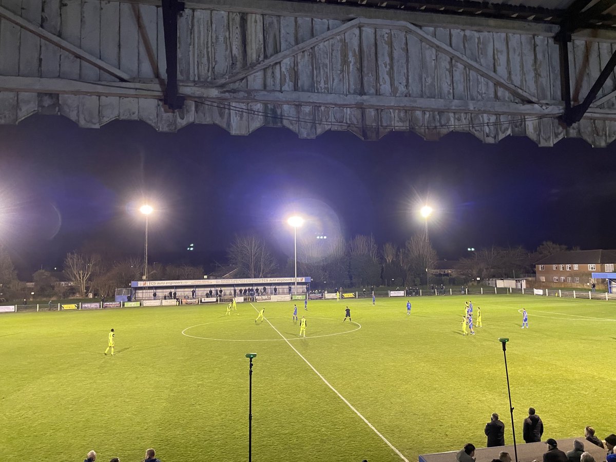 Fulfilling a long-held ambition tonight by visiting ⁦@MarlowFC⁩. Top of the table clash with ⁦@TheCurfews⁩. Very good first half.