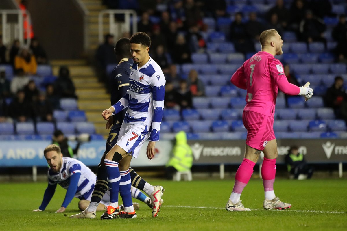 ReadingFC's tweet photo. ππππππππ π
ππ πππ ππππππ
π0-0β«οΈ
β±οΈ38'
#REAPVA | #ReadingFC https://t.co/gcvqFPmTrk