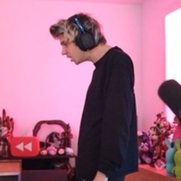 DBDInfoEs's tweet photo. @Rubiu5 same vibes https://t.co/ahXS0ZtIwU