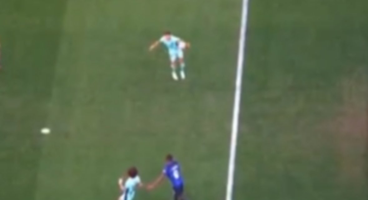 atelascelta's tweet photo. @phdinter @90ordnasselA Attaccato https://t.co/hYJFs3gCnD