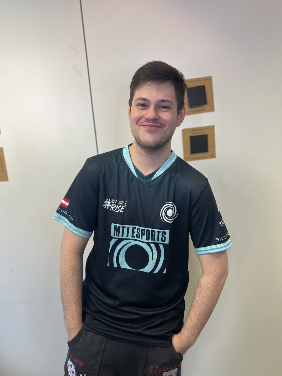 Danke für das Banger Jersery @SacrariumGG <a href="/MT1_Esports/">MT1 ESPORTS</a> <a href="/kBuja_gfx/">kBuja</a>