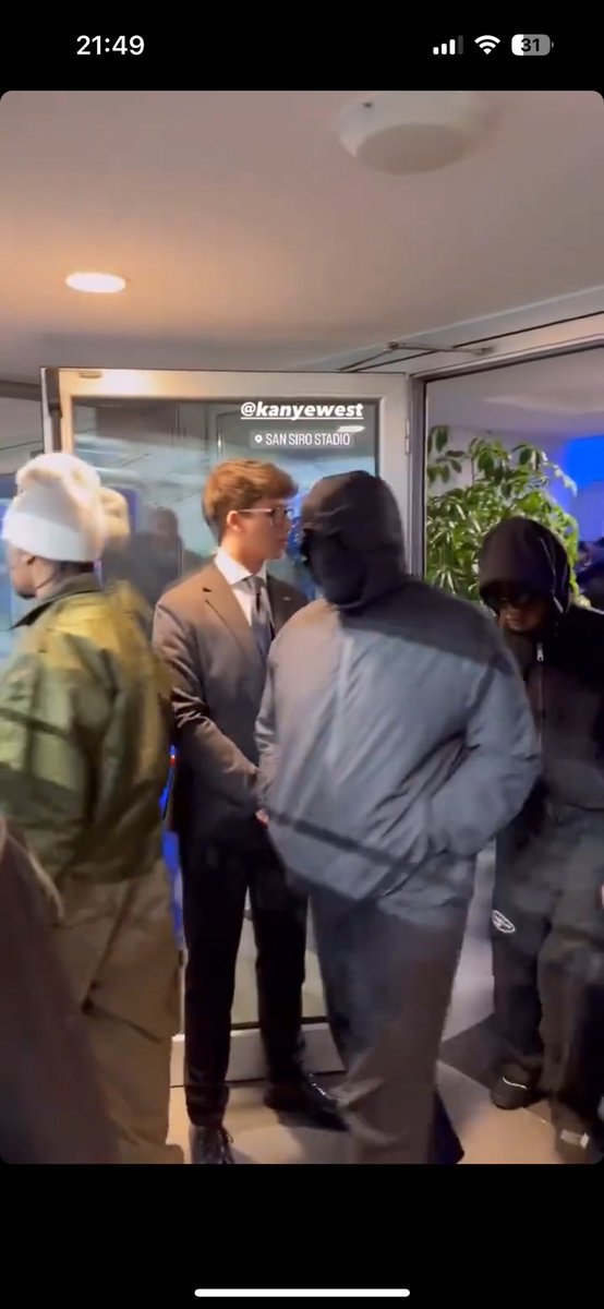 SIRVLONE tweet media