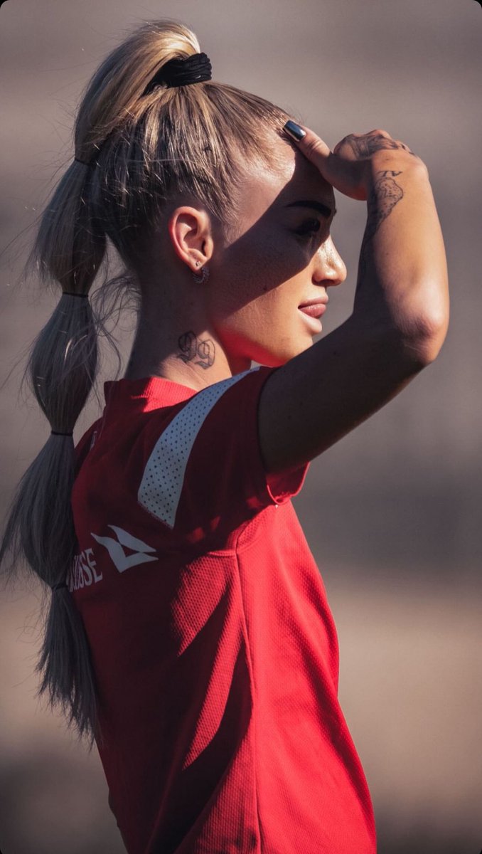 ⠀ ⠀ ⠀ ⠀

 ⠀      your girls favourite footballer. ♡ 

⠀ ⠀ ⠀