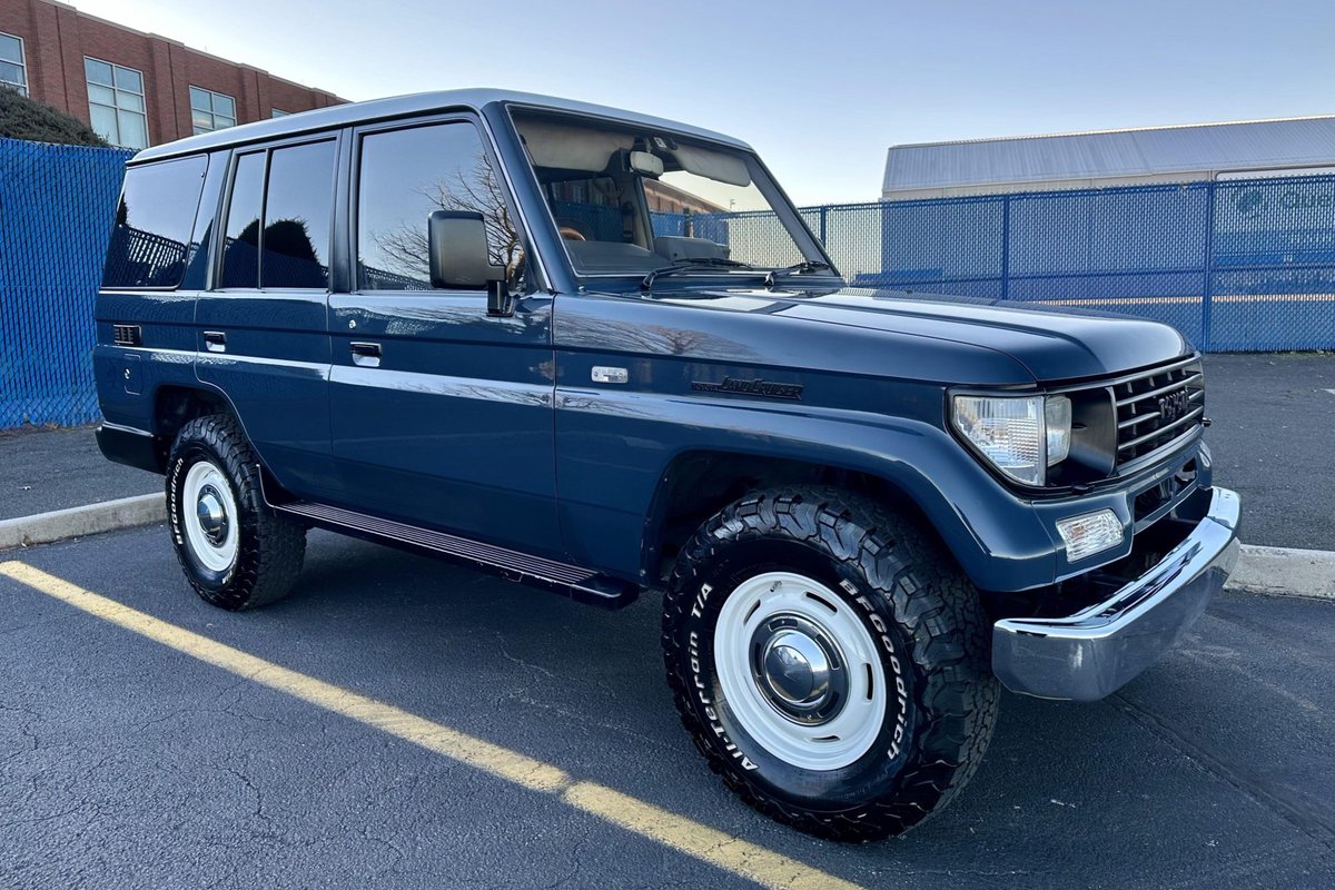 Bringatrailer's tweet photo. Sold: 1991 Toyota Land Cruiser Prado LJ78 Turbodiesel for $26,750. https://t.co/NHqUu5juAv https://t.co/zSeVQJMCV4