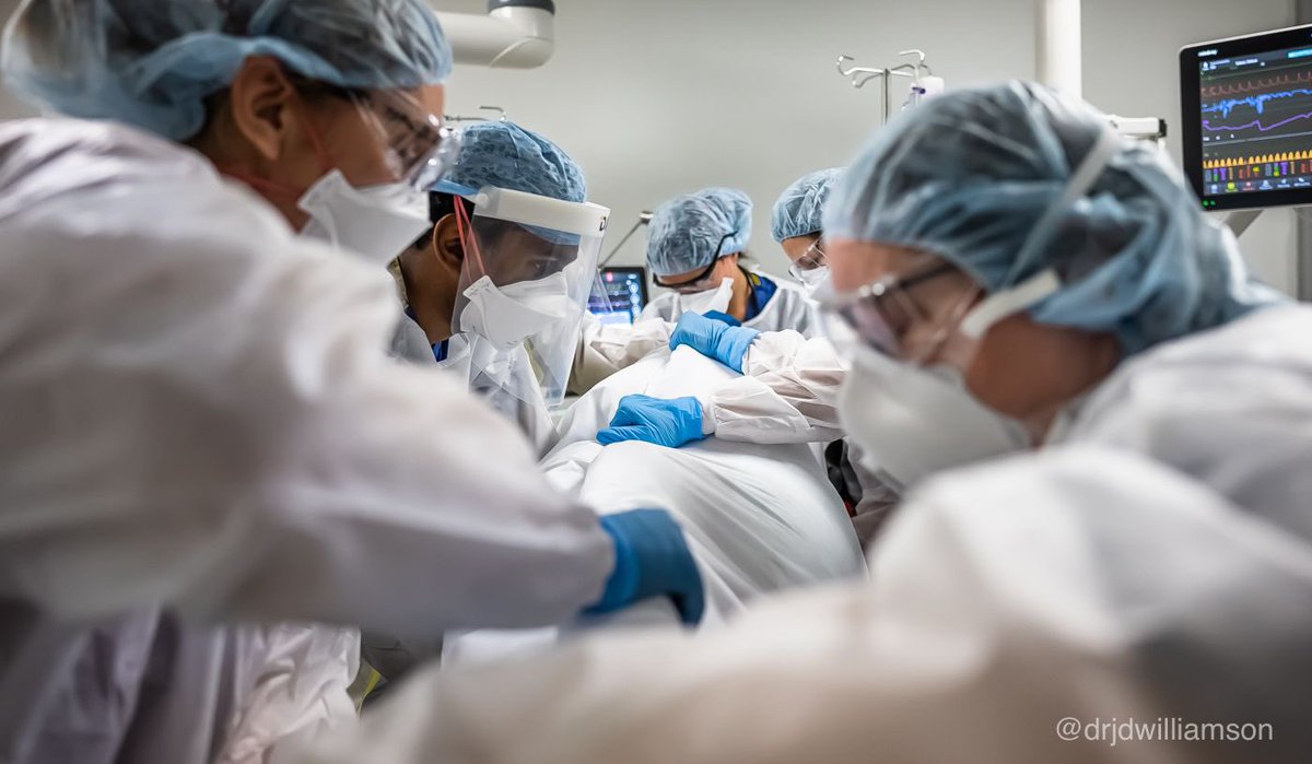 For Ep2 of #Breathtaking we choreographed and filmed an emergency proning in ITU, captured here in a real life setting by anaesthetist/photographer <a href="/drjdwilliamson/">drjdwilliamson</a>. 

It’s a meticulous and tiring process taking 7 members of staff to do it safely.

(Patient permissions obtained)