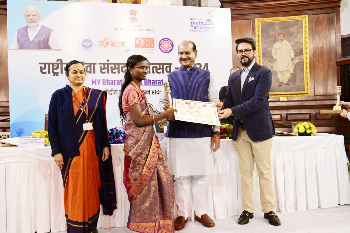 MYBharatHQ's tweet photo. A moment of honour and recognition as the winners of #NYPF2024 receive their awards and certificates from esteemed dignitaries Shri Om Birla, Hon'ble Loksabha Speaker, Shri Anurag Singh Thakur, Hon'ble Minister and Mrs Meeta Rajivlochan, Secretary YA. 🏆 

#Winners #NYKS #Youth https://t.co/4GG3xsz5QT