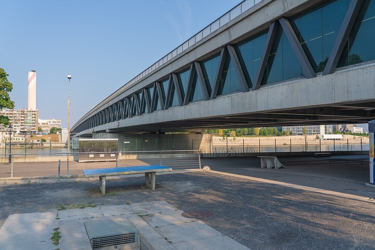 Die Bewegung Basel2030 und der Verein Dreirosenbleibt sind wütend und enttäuscht über die Stellungnahme des Regierungsrates zum Rheintunnel. So wird das nichts mit Klimagerechtigkeit! <a href="/EstherKellerBS/">Esther Keller</a>  <a href="/BaselStadt/">Kanton Basel-Stadt</a> 
dreirosenbleibt.ch/aktuelles/sn-r…