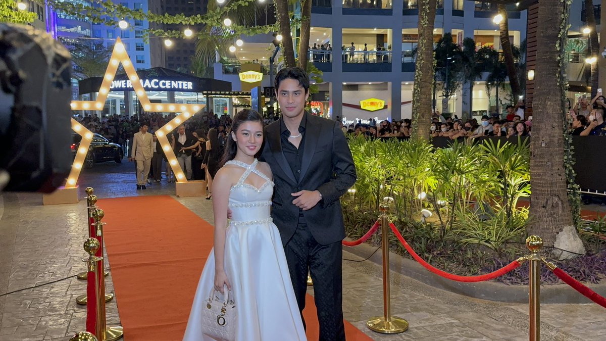 LOOK: Donny Pangilinan (<a href="/donnypangilinan/">Donny</a>) and Belle Mariano (<a href="/bellemariano02/">Belle Mariano</a>) arrive at the 18th Eastwood Walk of Fame.

The Kapamilya actors lead the list of TV Personalities who will be recognized this year. | via <a href="/KrishnanGaniel/">Ganiel Krishnan</a>