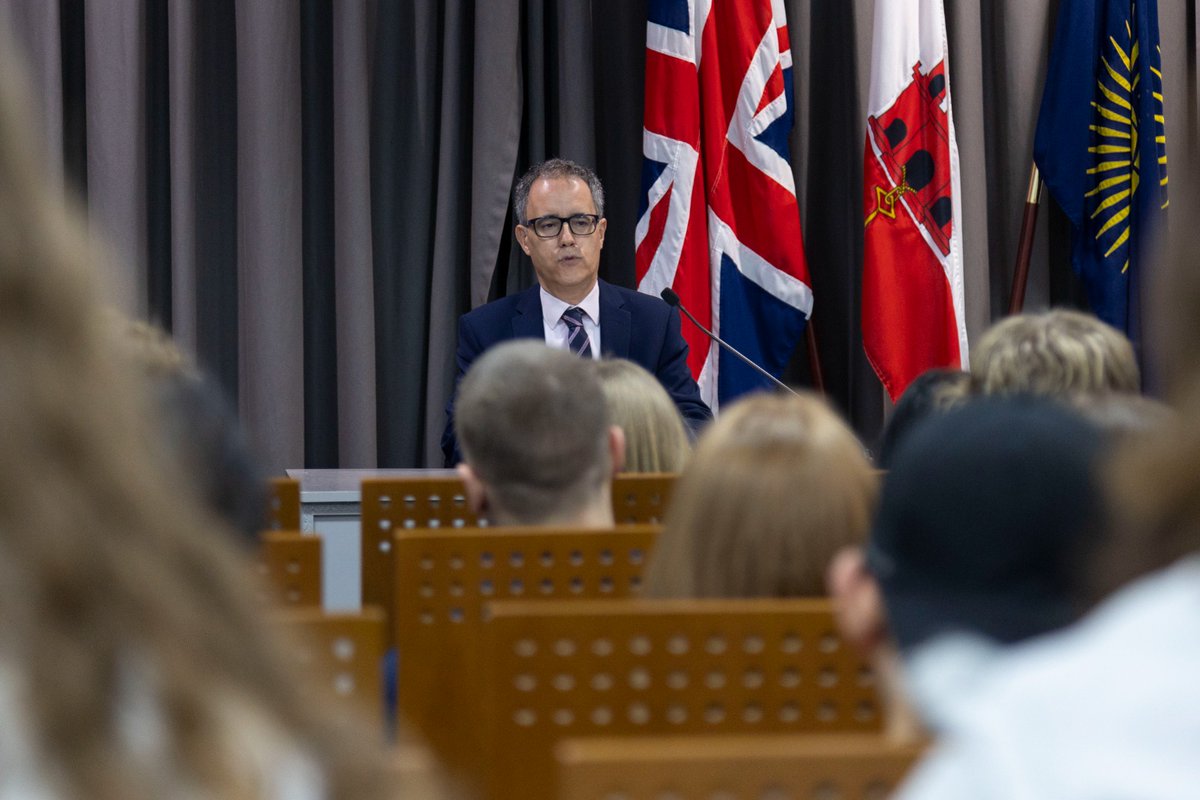 The Deputy Chief Minister Dr Joseph Garcia addressed a group of students from Denmark on the political and constitutional development of Gibraltar, the EU and Brexit. The briefing was followed by questions.
