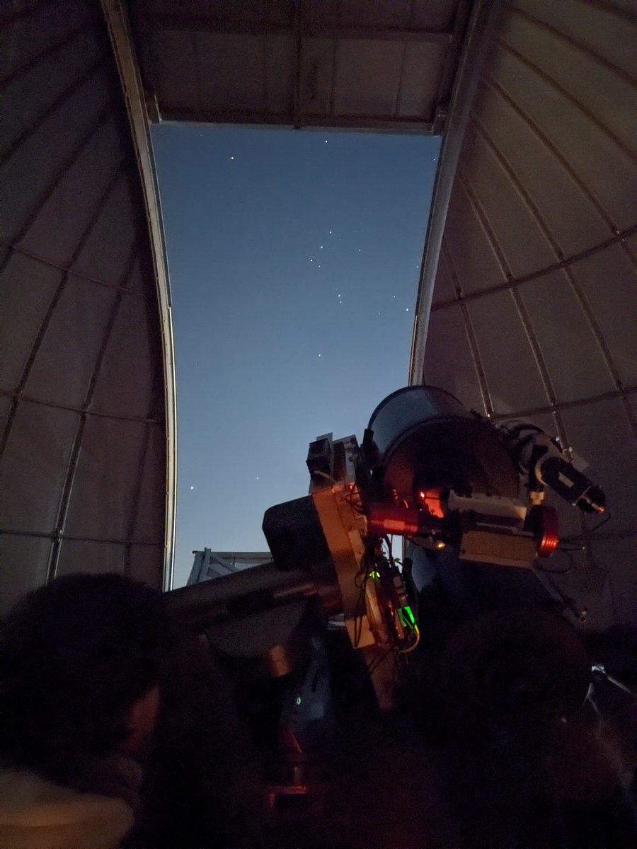 Ook dit jaar doen we weer mee met de Landelijke Sterrenkijkdagen van de <a href="/KNVWeerSterren/">KNVWS | weer- en sterrenkunde</a>. We zijn open op 16 maart van 14:00-0:00 met het <a href="/AstronomieNL/">AstronomieNL</a> mobiele planetarium en 's avonds zijn de koepels open.
Aanmelden start vrijdagochtend 8 maart om 9:00 op api.uva.nl/nl/publieksact…