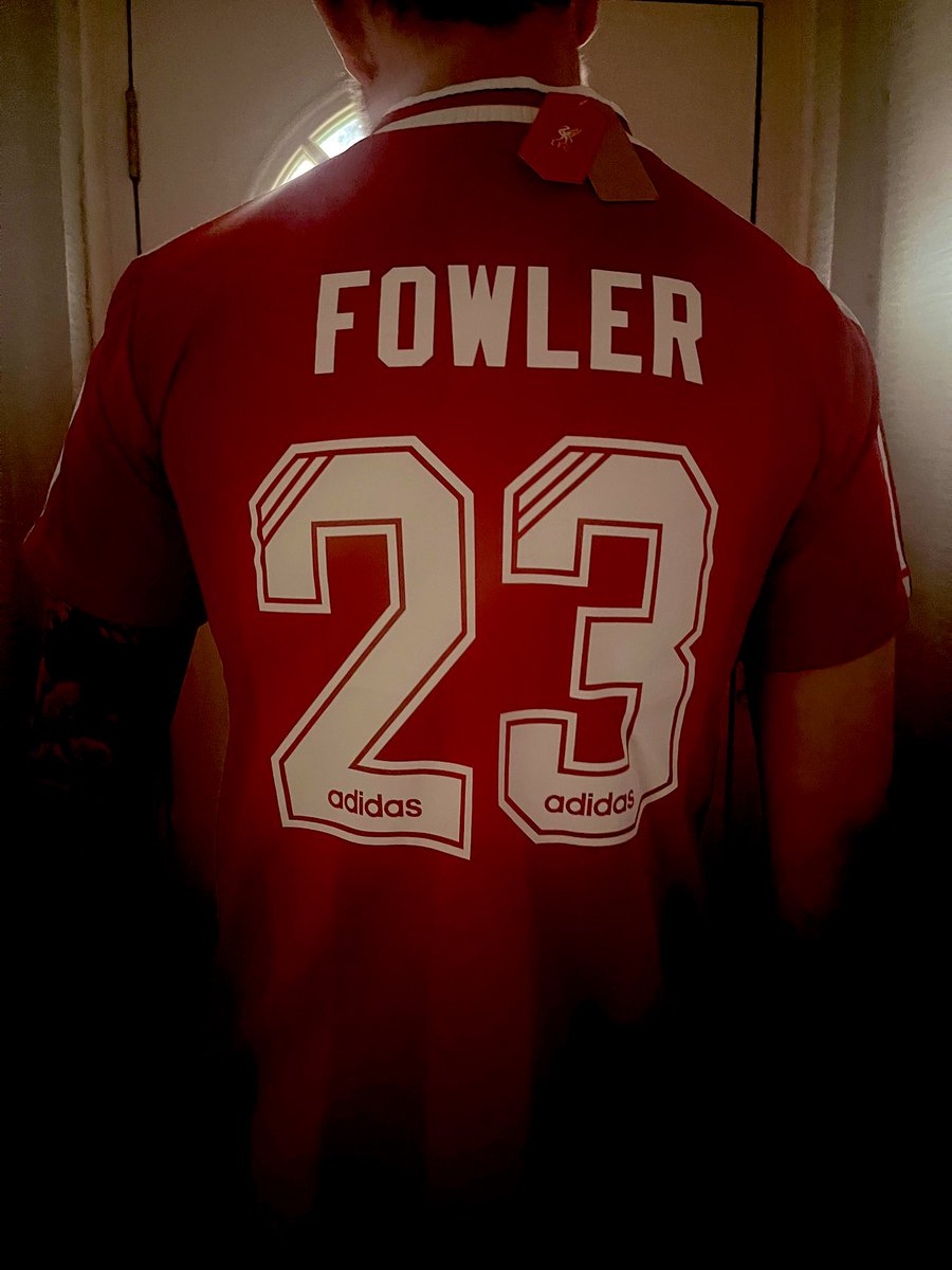 KrisMillsKJK's tweet image. Old school #LFC kit just arrived!! Absolute belter! Thanks @Chunkymonkey363 #Fowler