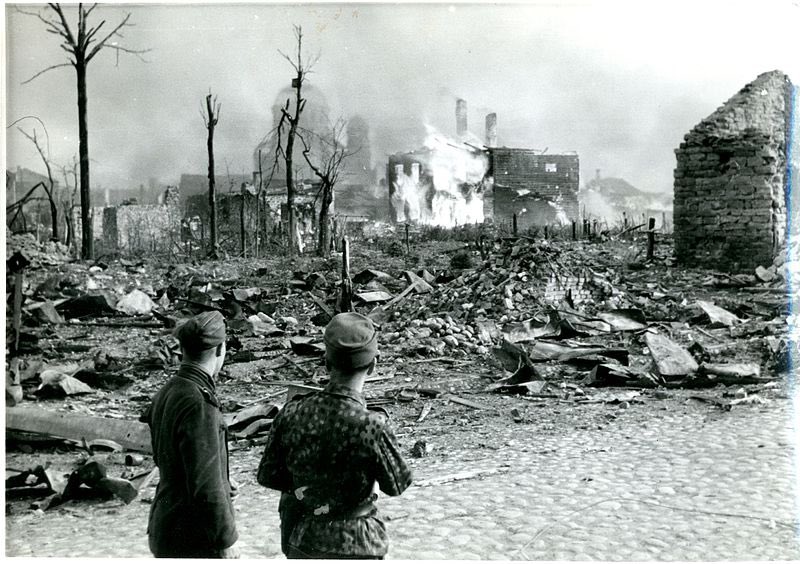 OTD in 1944 the Red Air Force carpet bombed Narva then the Red Army used artillery to finish the job. As a deliberate act, hundreds of civilians died & thousands were made refugees. Imagine something like this happening in the 21st century.