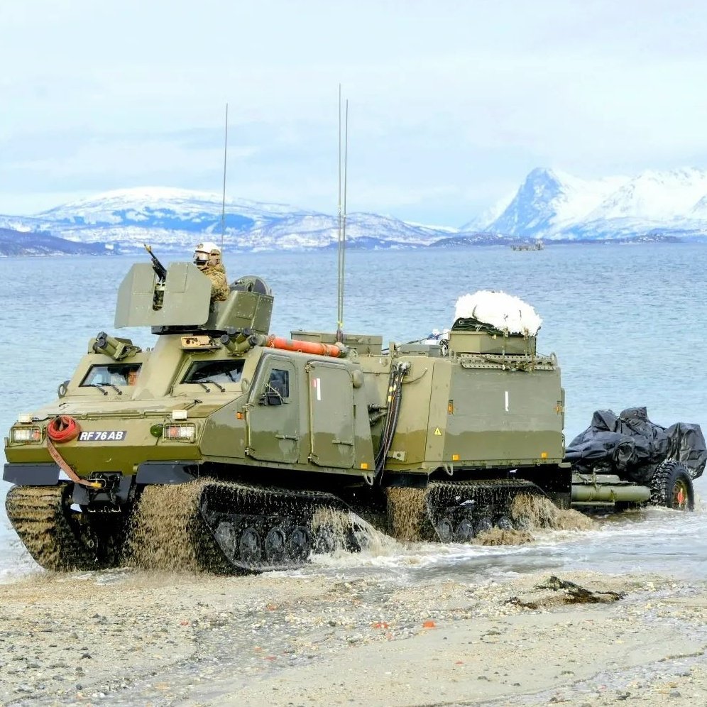 Deployed on Ex #SteadfastDefender24, 7 (Sphinx) Battery from 29 Commando Royal Artillery have conducted a ship-to-shore move as part of the Armoured Support Group from @CdoLogRegt, with their 105mm Light Guns in tow.