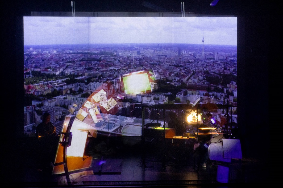 brightfest's tweet photo. 💡 Belgian theatre makers BERLIN combine film, theatre and live music in the UK premiere of The Making of Berlin, an extraordinary modern-day #NoirThriller.

📸 Koen Broos #Brighton https://t.co/3btU6jqU7w