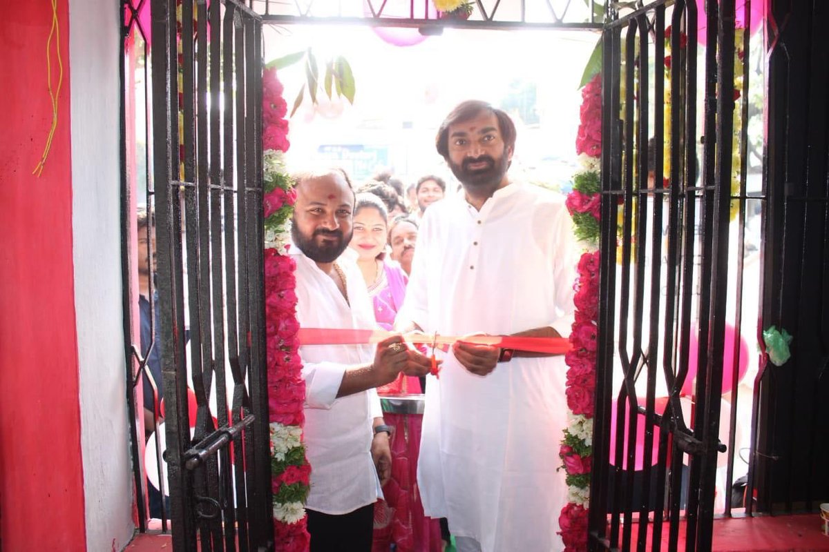ManukranthReddy's tweet photo. ఈ రోజు నెల్లూరు నగరం లో జనసేన నెల్లూరు నగర అధ్యక్షుడు దుగ్గిశెట్టి సుజయ్ బాబు గారి ఆధ్వర్యంలో ఘనంగా జనసేన పార్టీ నెల్లూరు నగర కార్యాలయం ప్రారంభించడం జరిగింది.

@PawanKalyan @mnadendla https://t.co/0Zomc6Vt15