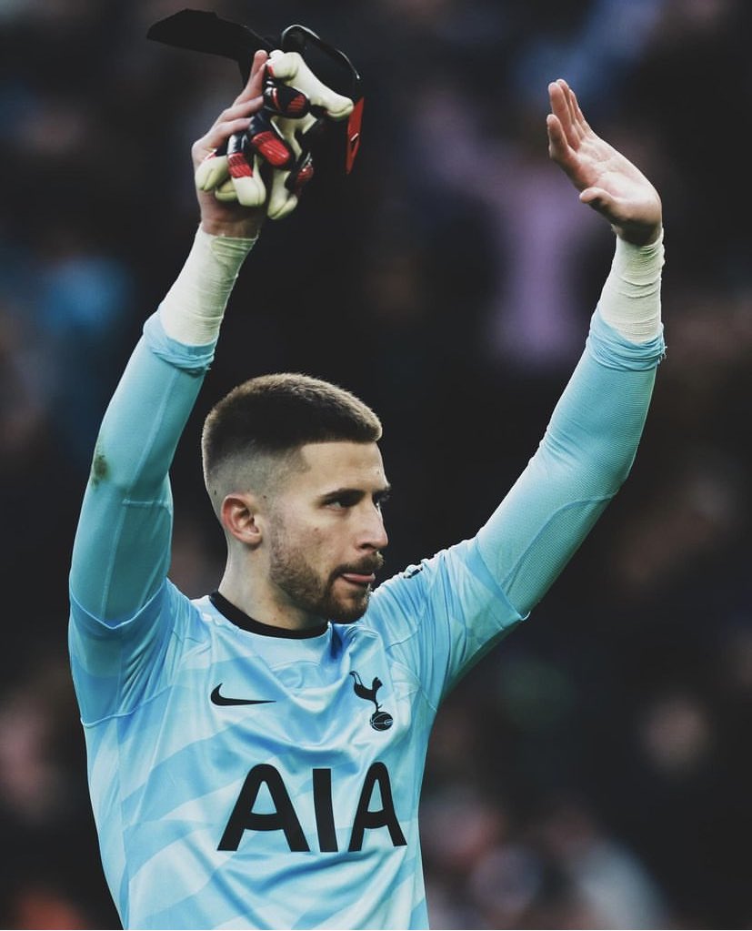 Lilywhite_Rose's tweet image. If you couldn’t love him anymore, understand Guglielmo Vicario went to watch Barnet last night so he could keep an eye on how @JoshKeeley was getting on. 

Josh kept a clean sheet in a 2-0 win.