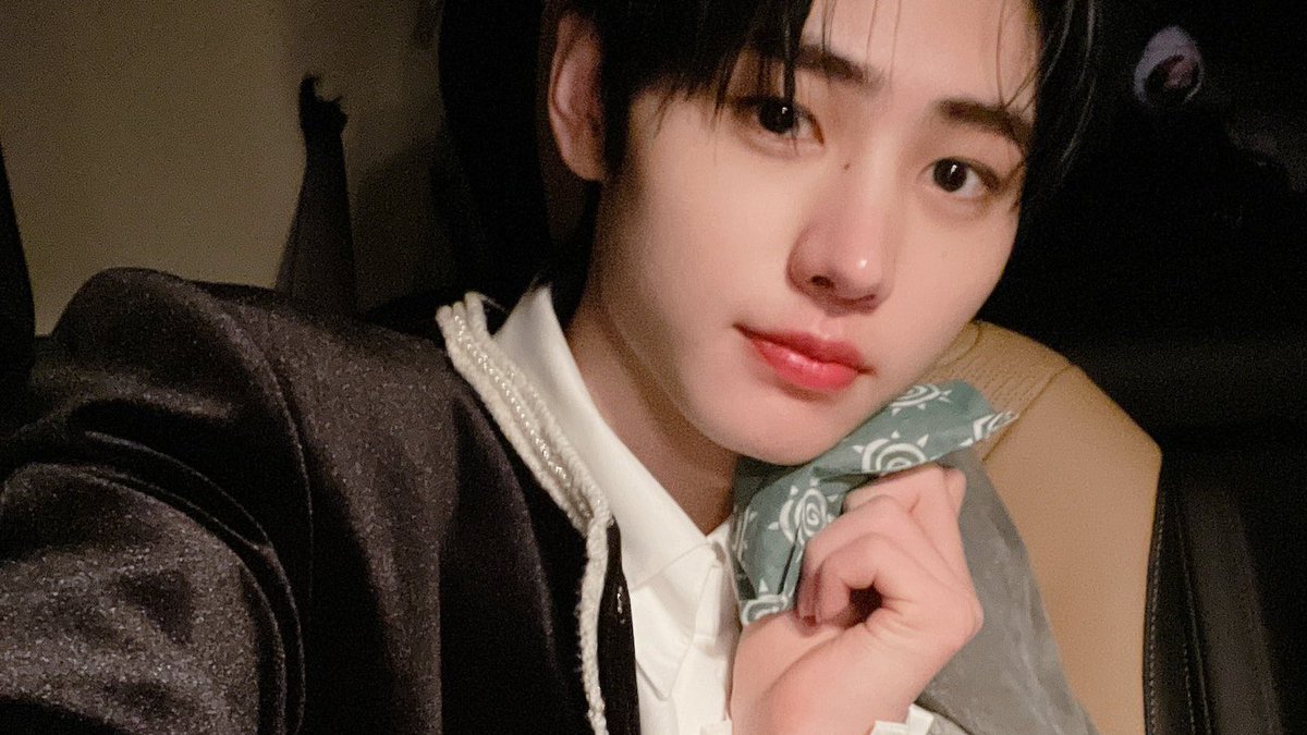 𝙽i el frío me anda deteniendo de disfrutar de la #𝒇eᥲ𝕣le𝕤s્᭄𝕤e𝕒𝚜𖦹n y no se preocupen que 𝐭iny 𝐩öut se debe a que estoy in love con #𝚋e𝑙a၇͜ᩘᥴo𝕝lec𝚝ioᥒ ✿🛍️ así que con permiso que iré a poner el #𝚝hi𝕖𝑓ᨳུ𝚌o𝕣ë en 𝐥ōop.

𝐥𝕚tt𝐥ë ♰𓈒 ◌ 𝐝𝕖̄ath #𝐯𝕚nn𝐢ë