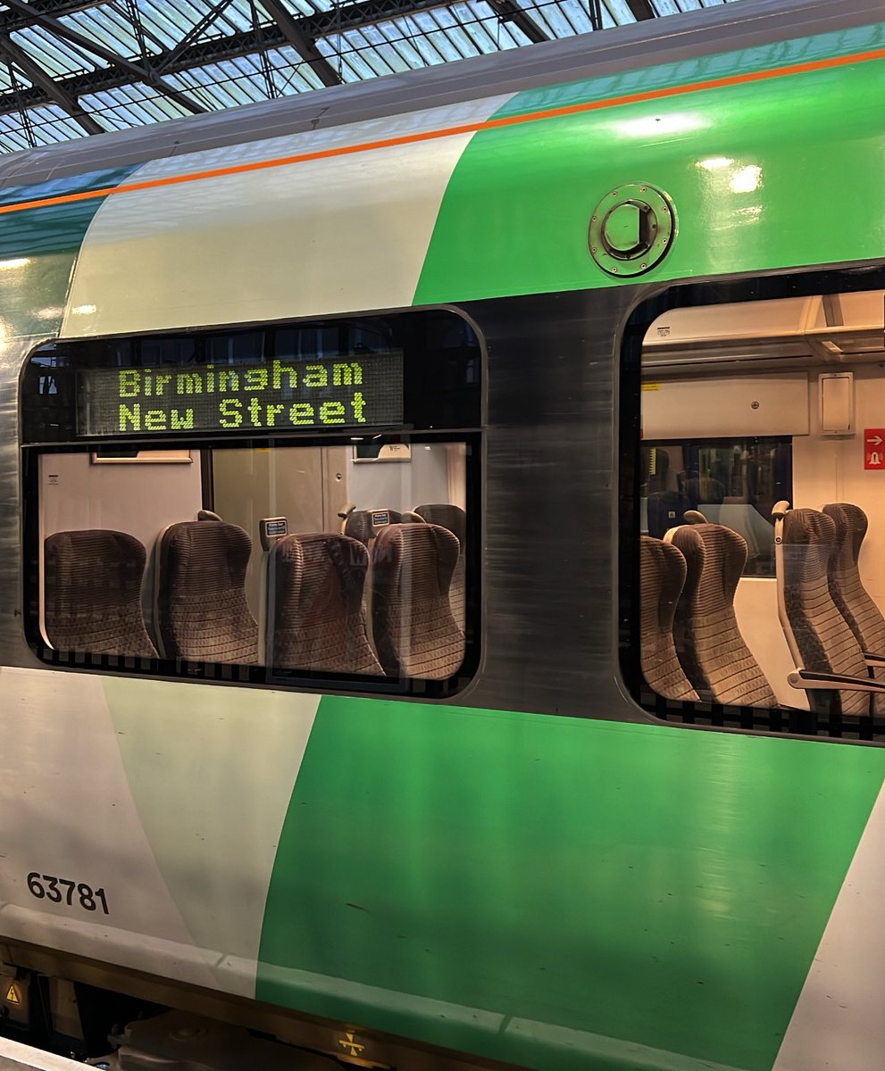 SavidgeReads's tweet photo. Just heading to Brum for one of my favourite events in the bookish sector calendar, the @libsconnected annual Innovation Gathering. Lots of brilliant librarians sharing the amazing innovative things they are doing in their libraries. I always come away buzzing #LibrariesInnovate https://t.co/LyciHeuWHI