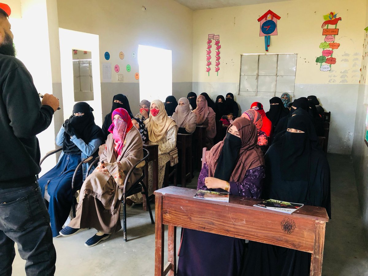 BringPTP's tweet photo. PTP Mini MBA program started in @SAFoundationN School Ramzan Goth to marginalized small entrepreneurs in collaboration with SAF, we have introduction class on day one, new bunch of parents excited to learn something new 

Todays topic was "Basics of Business" https://t.co/KM0w3Y2HwG