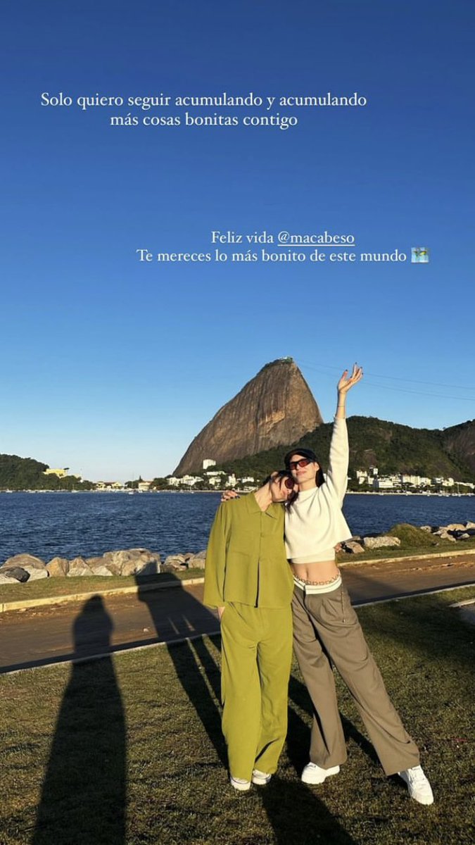 "Solo he vivido bonitas cosas a tu lado""quiero seguir acumulando y acumulando más cosas bonitas contigo""tú eres mi luna".(Bárbara Romea López 2024)🥺🌹🍑🍰

HBD MACABESO
#Barbarena