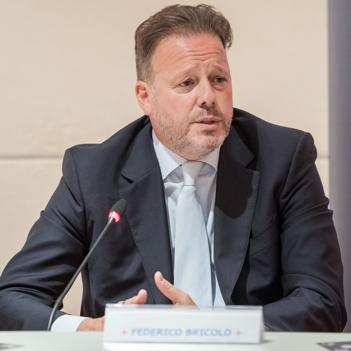 Federico Bricolo, presidente di Veronafiere: «#oneveronafiere è piano che punta a mettere a sistema #asset industriali del Gruppo. ONE rimanda a valorizzazione e unicità delle #persone che lavorano in azienda, luogo dove è possibile esprimere le potenzialità di ciascuno».