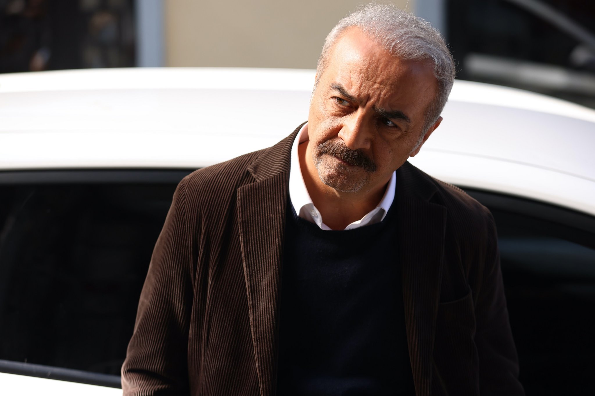 GH-JIMMX0AAxvoS?format=jpg&name=large