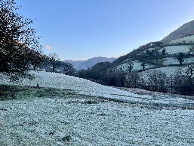 #Llanymawddwy #Gwynedd A frosty start with mist and fog in places, but a fine day ahead - dry with plenty of Spring sunshine!