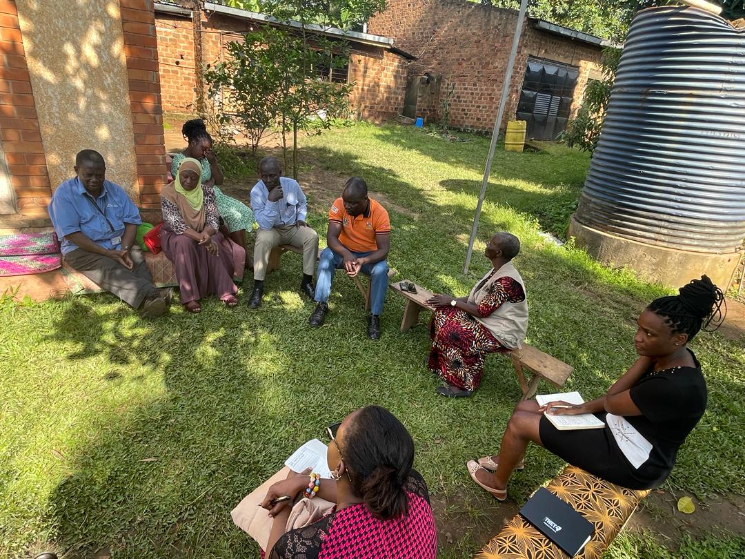 A team from @THETlinks and @CW_Pharmacists visited some of the CHWs in the community as part of their follow up visits. The #CHWs shared their experiences following the training received on antimicrobial stewardship and one health promotion in Kyengera TC, Wakiso district.#CwPAMS