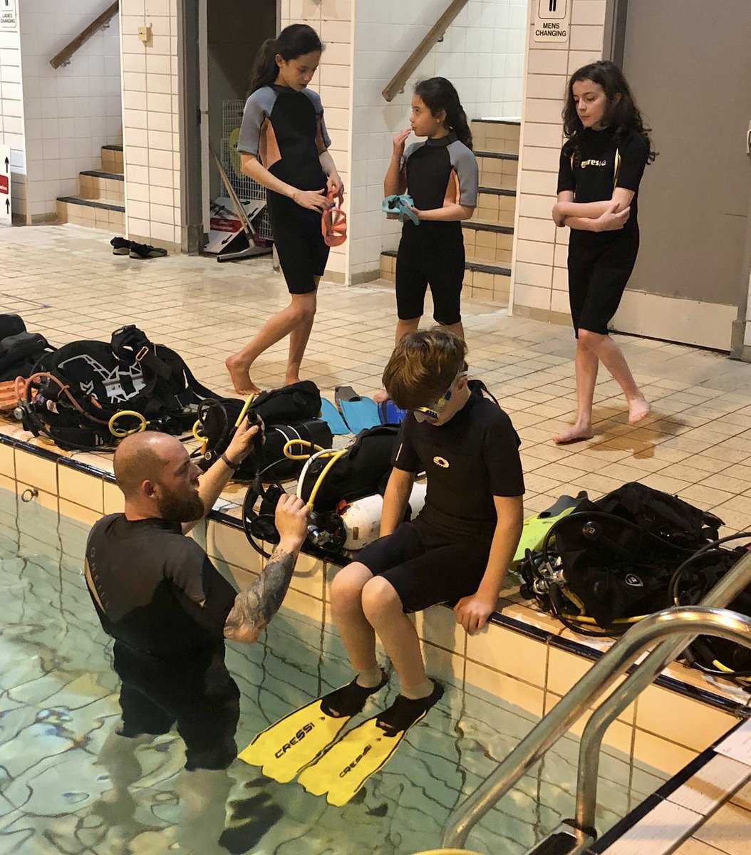 Great to see everyone having fun at Club Night last night! Our Seals were on missions 3 & 4, and also specialist mission Search and Recovery! Whilst the girls showed the boys how it’s done by popping round the pool on the DPV!