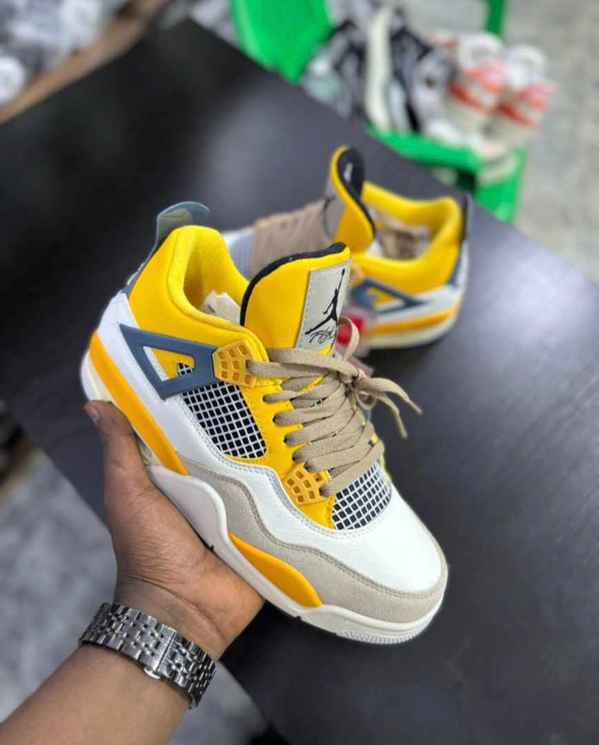 mulindwa872's tweet photo. We have all your coolest sneakers in all sizes at Affordable prices 0702578351 https://t.co/0ZBGJeh3Mb
