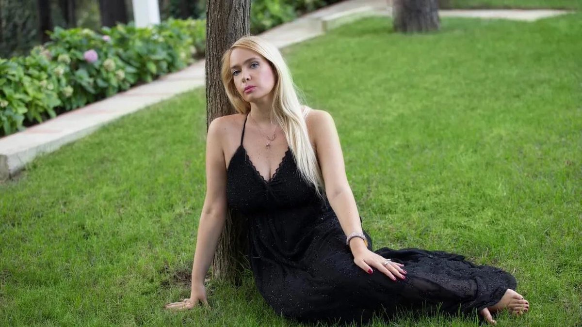 🖋 Yaşam Koçu Tuğçe Işınsu:

“Evli biriyle birlikte olan çoğu kişi, farkında olmadan o kişinin evliliğini kurtarmış olur 'sadece'. Senin yanında nefes alır, tamamlanır, yenilenir, eksik hissettiği şeyleri yaşar. Ve asıl kurulu düzenine daha iyi hissederek geri döner.”