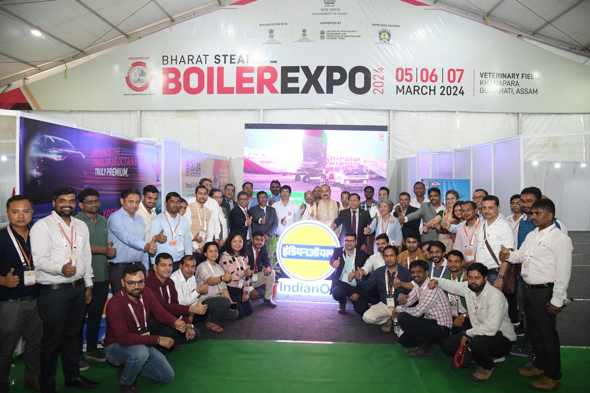 Mr. SP Singh, ED(M&I),RHQ inaugurated the IndianOil exhibition stall put up at the Bharat Steam Boiler Expo. A number of senior officials from various industry bodies visited the stall and interacted with the IOCians.