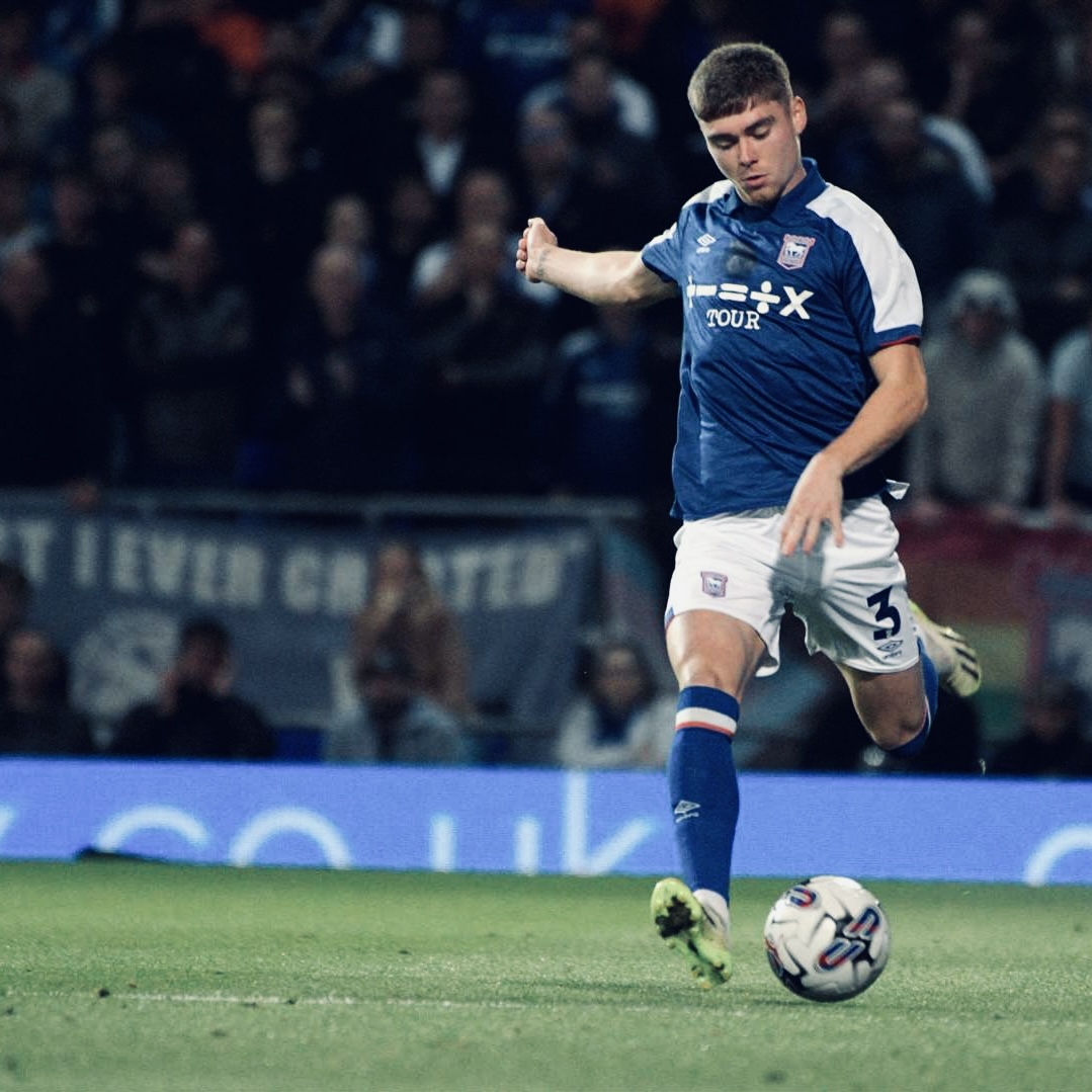 Leif Davis has now EQUALLED the Championship record for the most assists in a season by a defender. He’s on 14 and still has 10 games left of the season… @Leifdavis_3 #ITFC