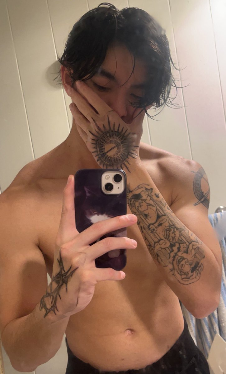 Ac3_twit's tweet photo. A little ink showcase #nsfw #nsfwtwt #nsfw_acc #18plus #thirst #thirsttrap #hands https://t.co/Tg92VC9YeL